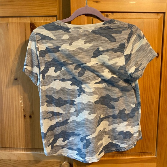 Will only be up until June 18,2024 and then will be donated
Old navy camp shirt - Picture 2 of 2